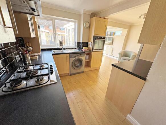 Ravenhill Close, Cleethorpes, N.E. Lincs, DN35 9PL photo 4