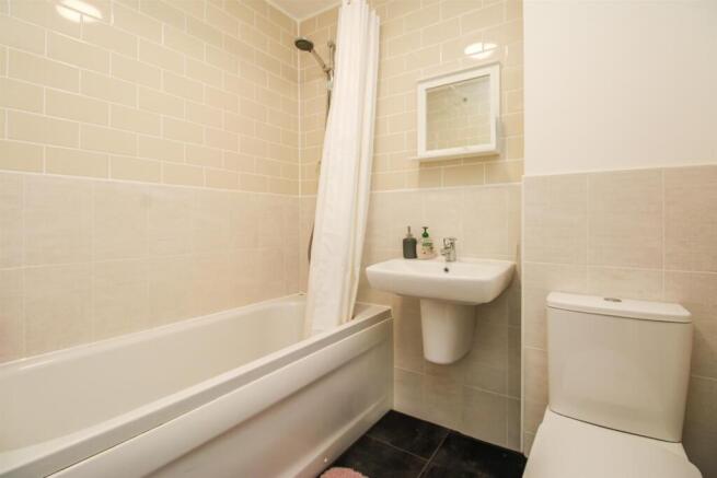 3 bed Semi-Detached for sale Image 10
