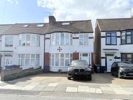 46, Windsor Drive, East Barnet, Barnet EN4 8UD