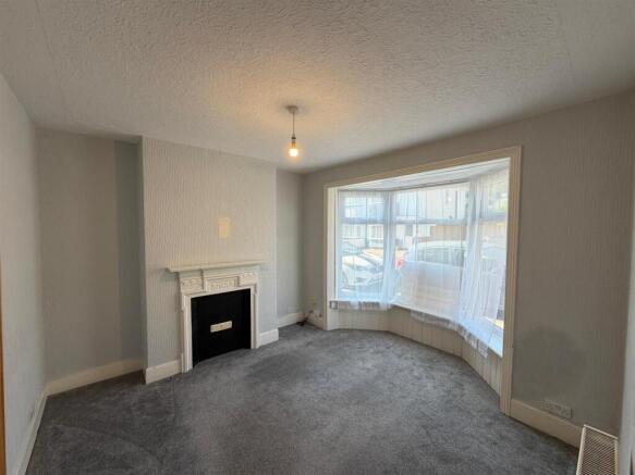 LIVING ROOM.jpg