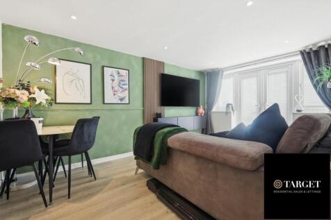 Bullsmoor Way, Waltham Cross EN8