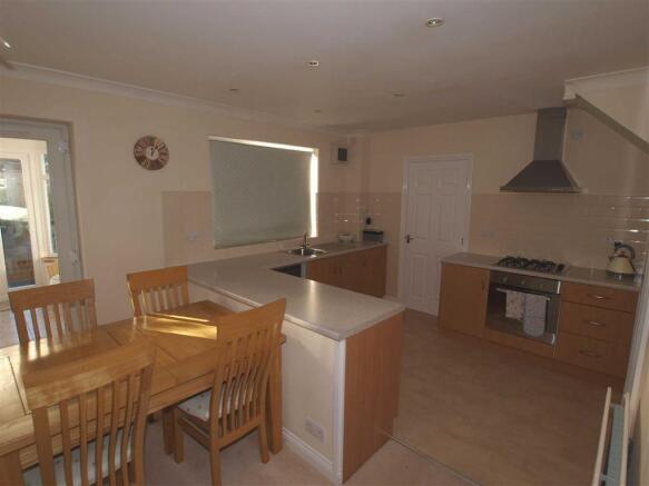 Kitchen/Dining Room 