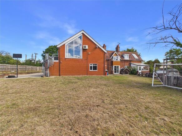 Pond Hall Road, Hadleigh, Ipswich, Suffolk, IP7 photo 4