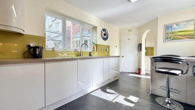 Kitchen/Breakfast Room