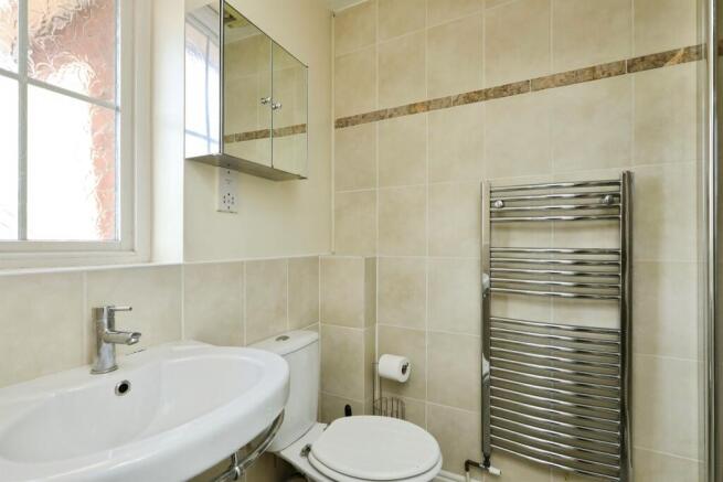 4 bed Detached for sale Image 9