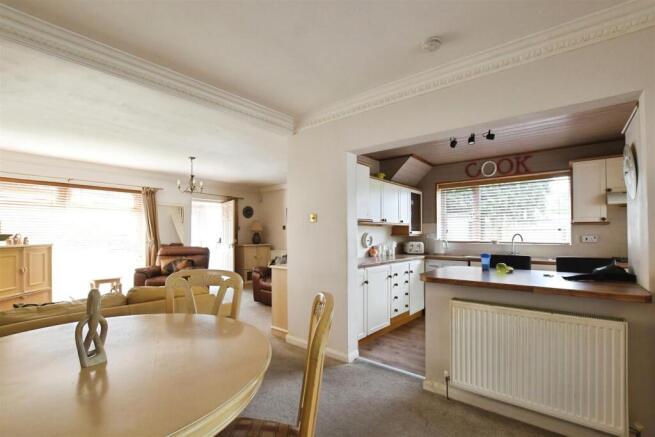 3 bed Semi-Detached for sale Image 7