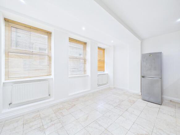 CAM01909G0-PR0473-STILL003