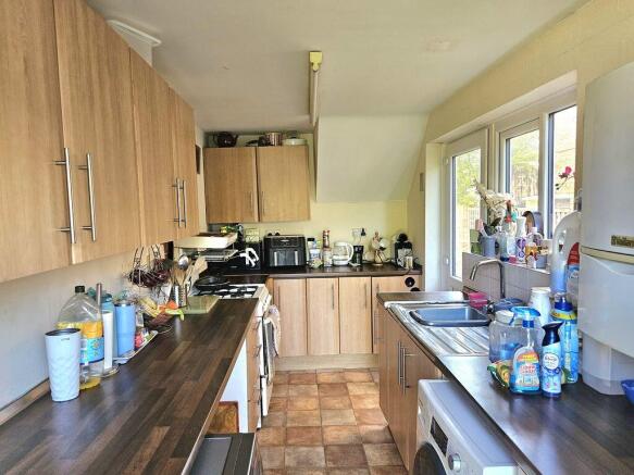 3 bed Semi-Detached for sale Image 4
