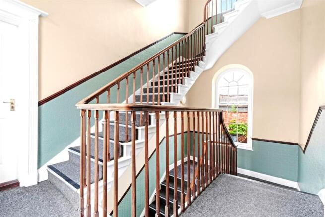 2 bed Apartment for sale Image 9