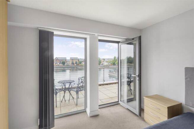 2 bed Apartment to rent Image 9