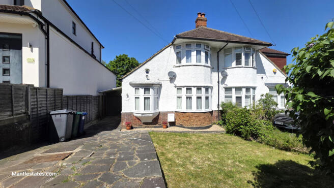 3 bed semi-detached house for sale Derwent Avenue