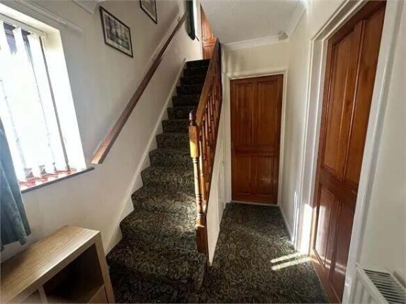 3 bed Semi-Detached for sale Image 2