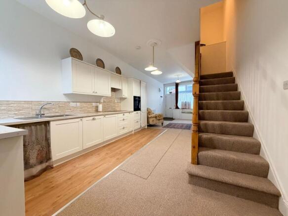 5 bed Terraced for sale Image 7