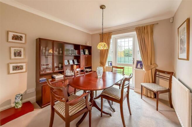 Damson Way, St. Albans, Hertfordshire, AL4 photo 4