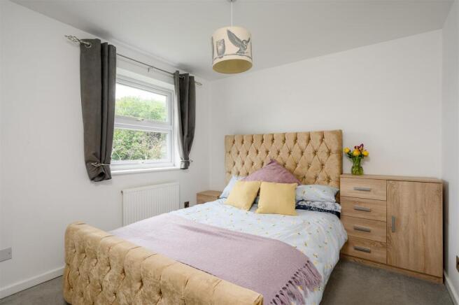 4 bed Detached for sale Image 11