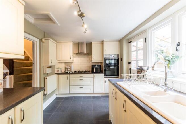 162 Wallerscote Road-005.jpg