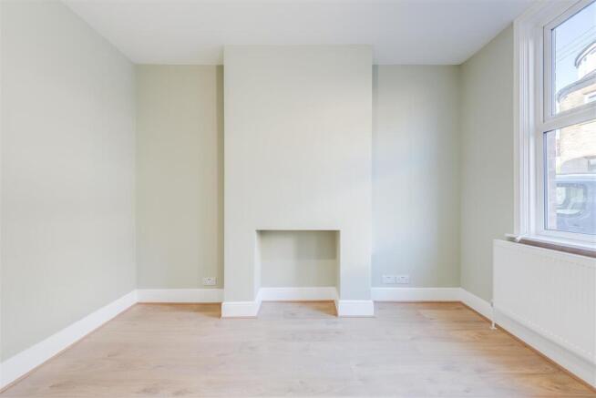 3 bed Terraced to rent Image 10