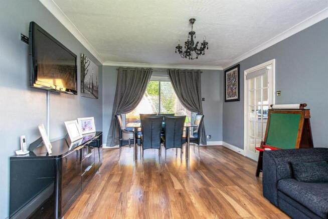 Gibbons Road lounge1c.jpg