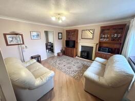 1, The Willows, Newport PO30 5YR