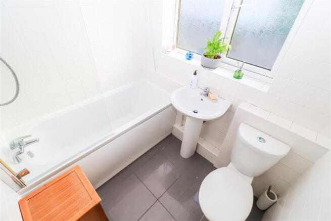 2 bed Apartment for sale Image 7