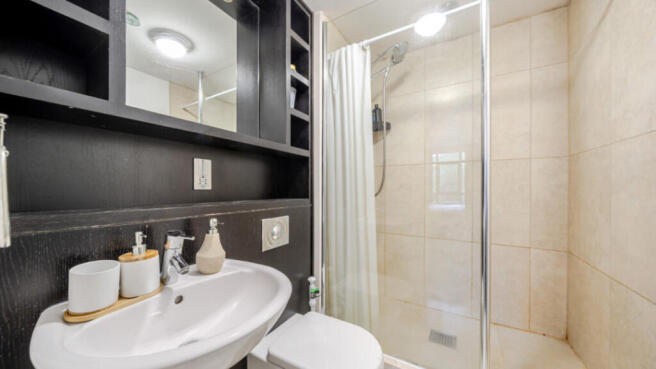 2 bed Flat for sale Image 11