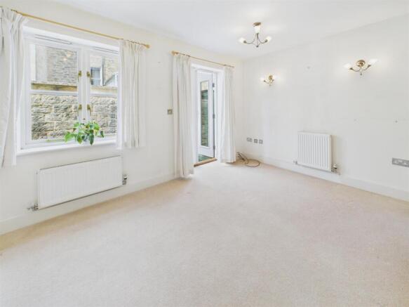 CAM03789G0-PR0072-ST