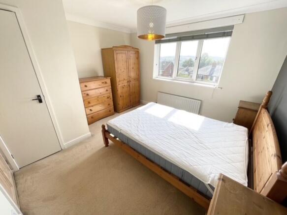 Wood Grove, farnley photo 4