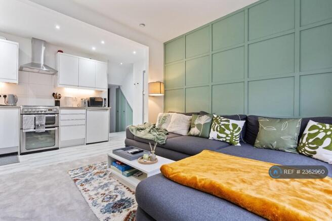 Living Room & Kitchen 