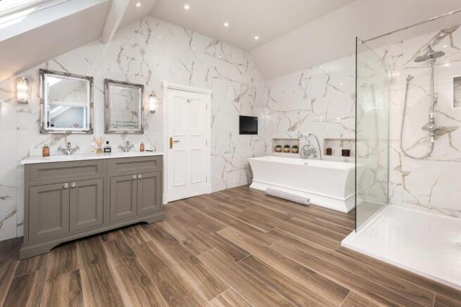 En Suite Bathroom