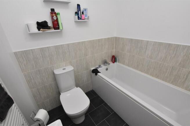 4 bed Semi-Detached for sale Image 12
