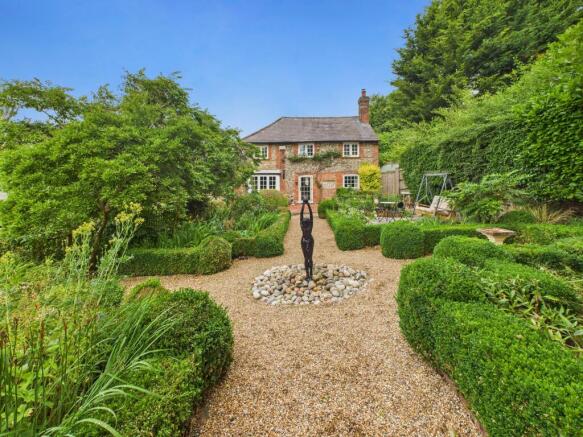 CAM02909G0-PR0442-STILL004