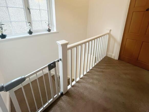 Upstairs 20hall 20way.jpg
