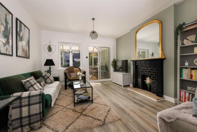 Tredington5 lounge 1.jpg