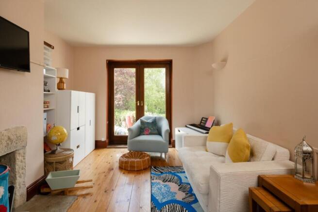 5 bed Detached for sale Image 5