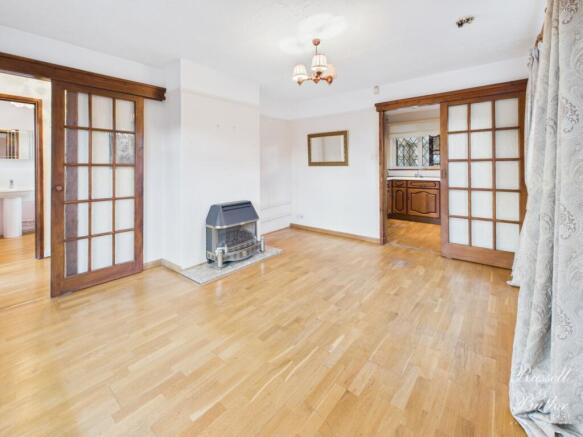 CAM02127G0-PR0367-STILL008