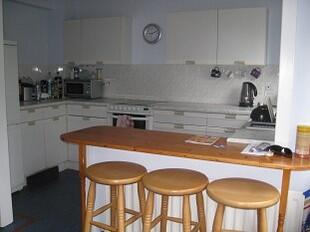 Kitchen with breakfast ba