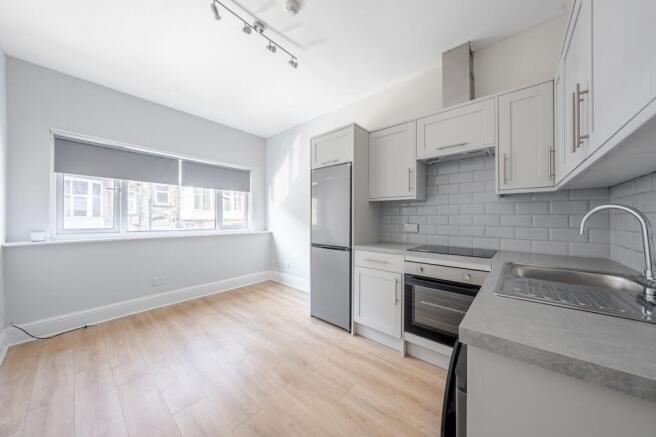 1 bed Flat to rent Image 5