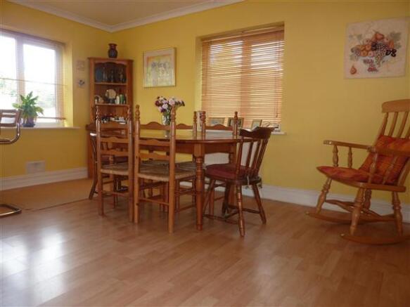 KITCHEN/BREAKFAST ROOM VIEW 2