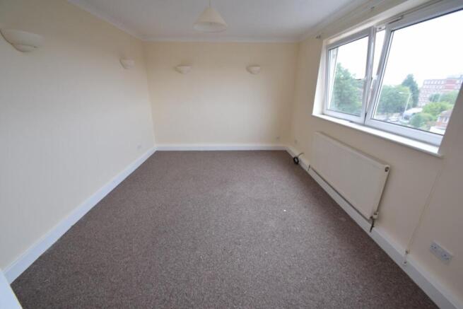 12 Eversfield lounge.jpg