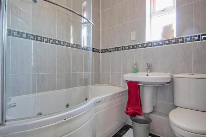 2 bed Terraced for sale Image 9