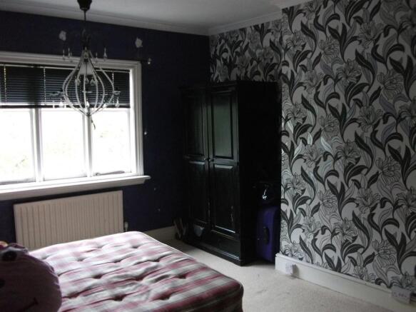 Bedroom 1.JPG