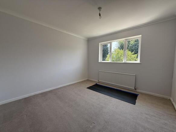 3 bed Semi-Detached to rent Image 5