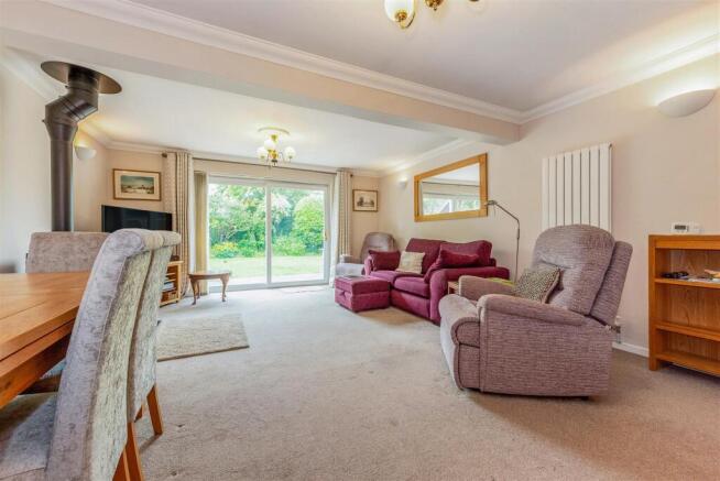 Sitting/Dining Room