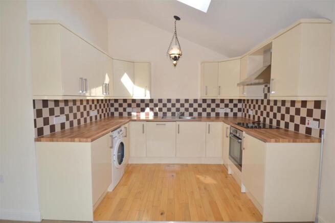5 Highlea kitchen.jpg