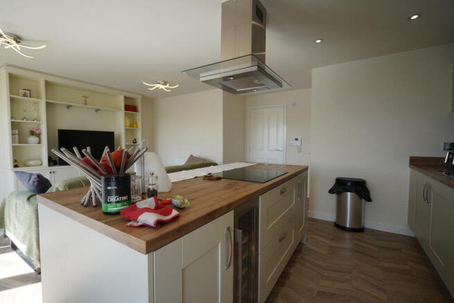 2 bed Apartment for sale Image 5