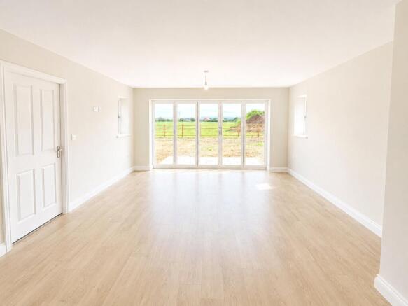 3 bed Bungalow for sale Image 6