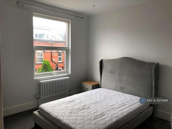 3 bed Terraced to rent Image 11