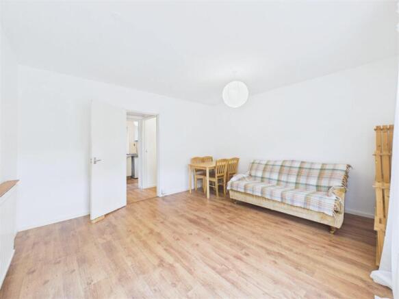 CAM05663G0-PR0166-STILL002.jpg