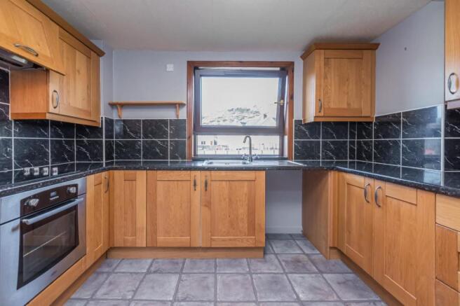 5. Kitchen (1).jpg