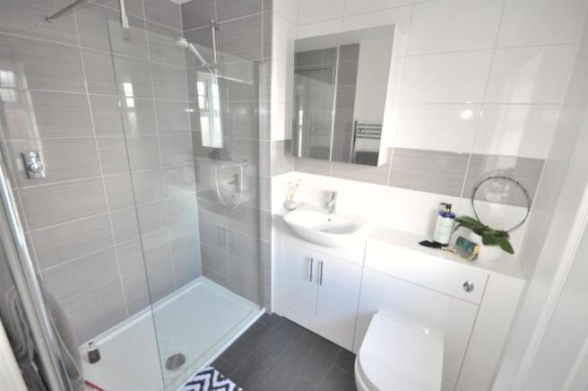 ENSUITE SHOWER ROOM